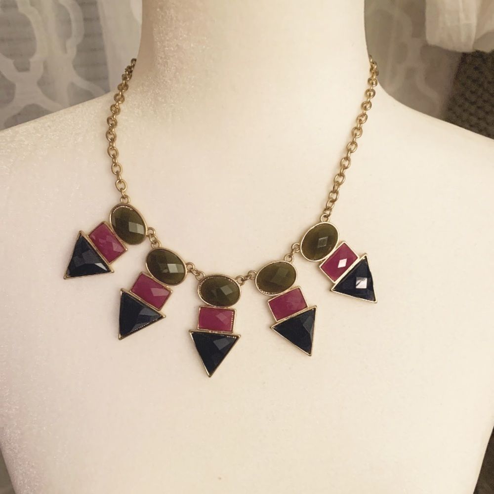 Multi-Color Gold Statement Necklace 🔥🔥